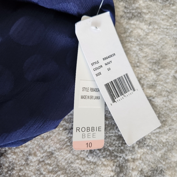 Robbie Bee sleeveless dress, navy blue, size 10. - Picture 4 of 7
